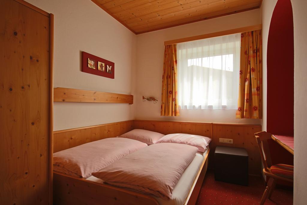 Pension Riedlsperger Saalbach-Hinterglemm Room photo