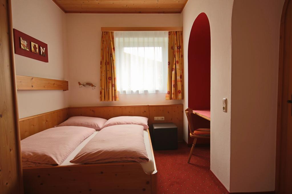 Pension Riedlsperger Saalbach-Hinterglemm Room photo