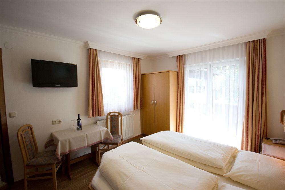 Pension Riedlsperger Saalbach-Hinterglemm Exterior photo