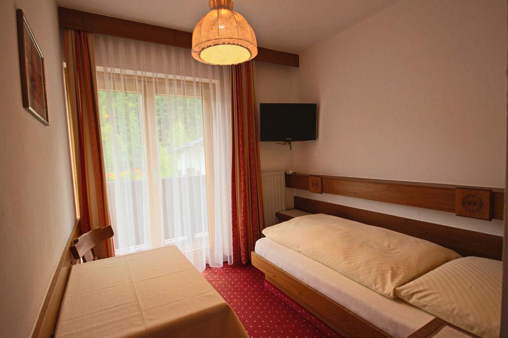 Pension Riedlsperger Saalbach-Hinterglemm Exterior photo