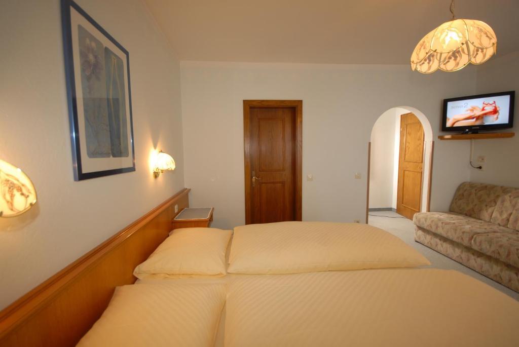 Pension Riedlsperger Saalbach-Hinterglemm Room photo
