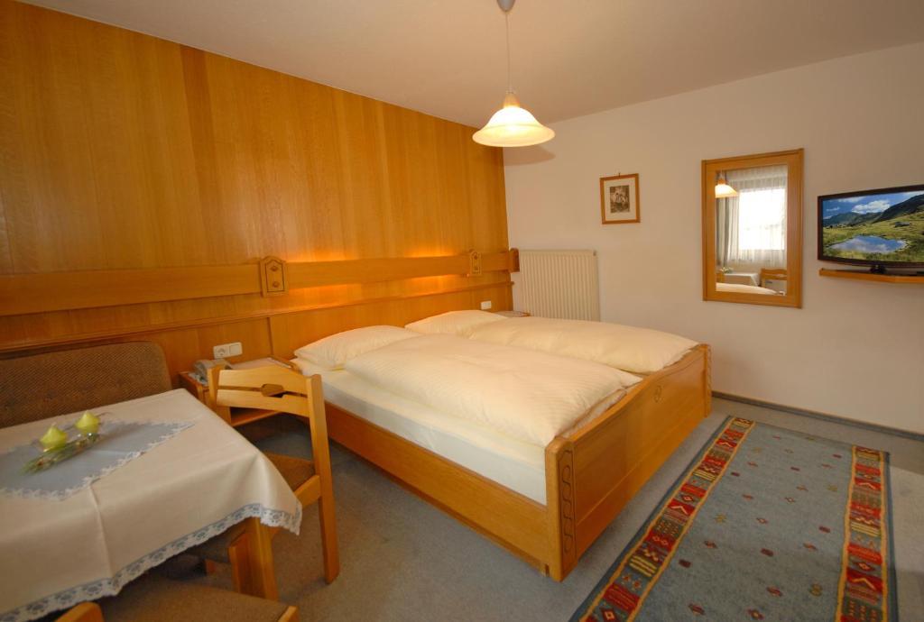 Pension Riedlsperger Saalbach-Hinterglemm Room photo