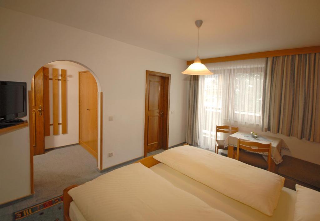 Pension Riedlsperger Saalbach-Hinterglemm Room photo