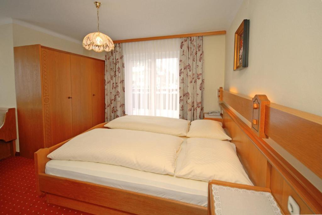 Pension Riedlsperger Saalbach-Hinterglemm Room photo